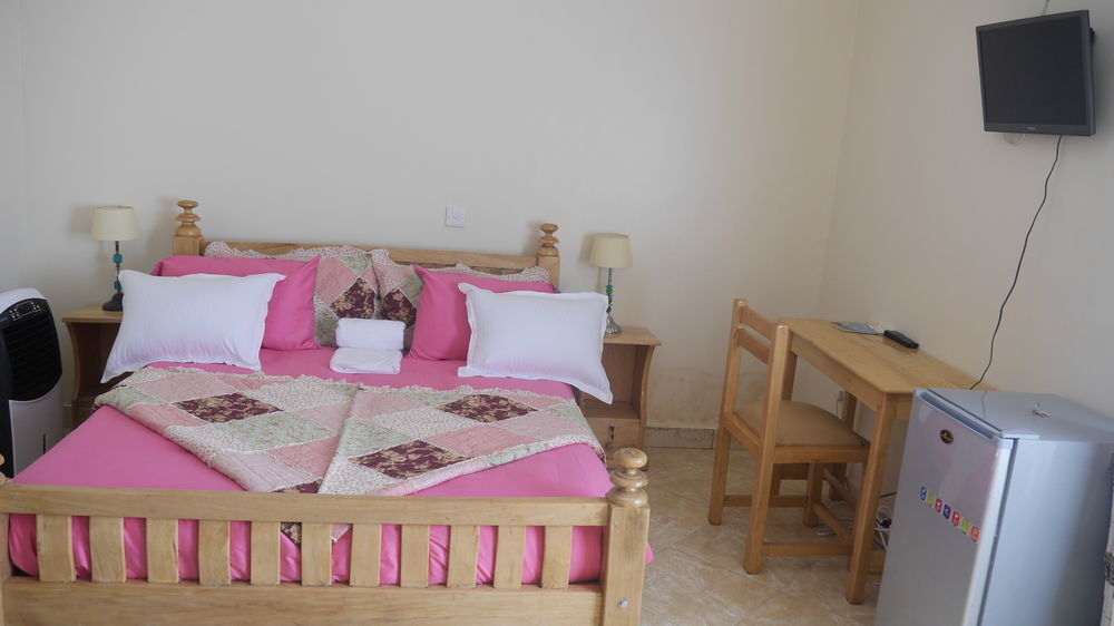 La Feve Beach Bed And Breakfast Hotel エンテベ エクステリア 写真