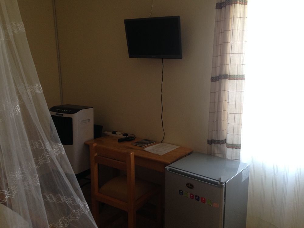 La Feve Beach Bed And Breakfast Hotel エンテベ エクステリア 写真